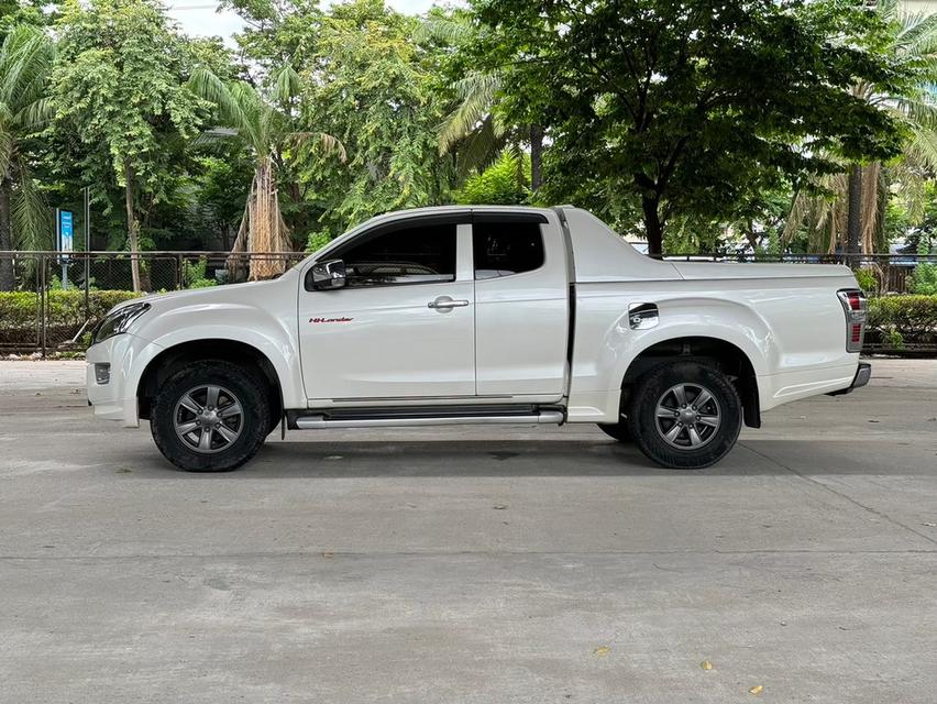 ขายรถ Isuzu D-max 2.5 Z X-series cab Hi-Lander ปี 2013 สีขาว เกียร์ธรรมดา 7