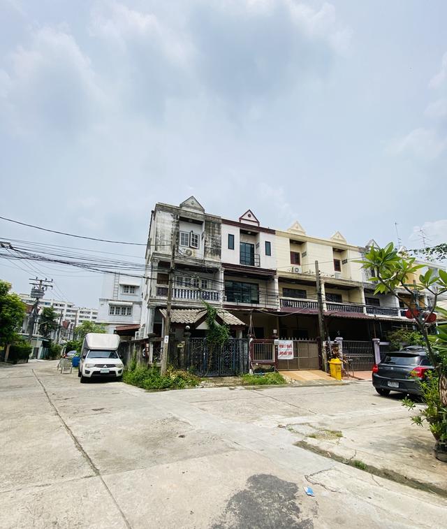Townhouse for sale Sukhumvit road soi 77 14