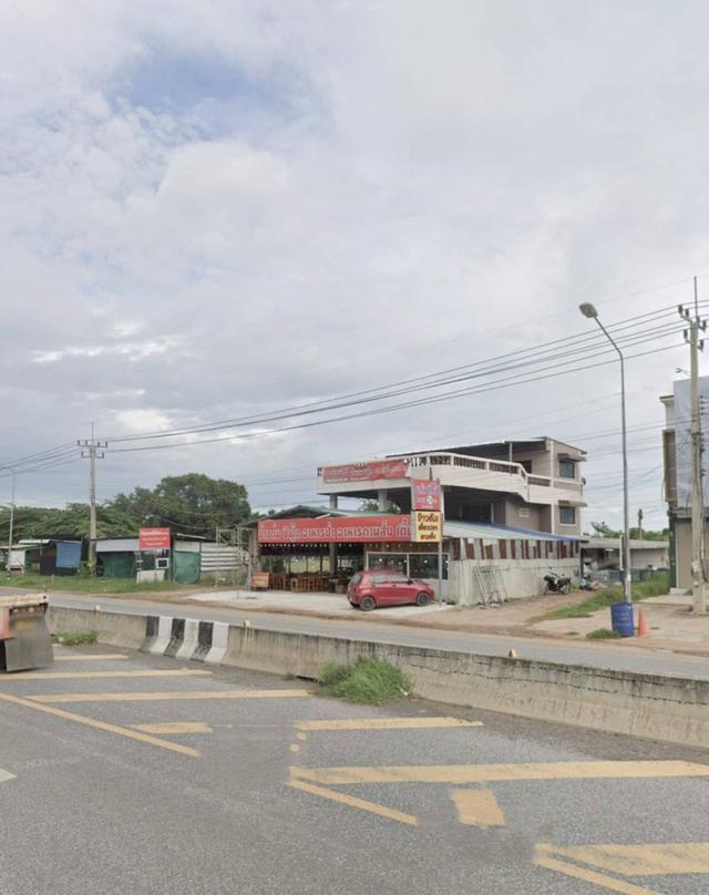 ขายด่วนบ้านหลังใหญ่อำเภอประทายจังหวัดนครราชสีมา  ขนาด​ที่ดิน104 ตรว. ทำลค้าขาย  บ้าน3ชั้น​2ห้องนอน1ห้องน้ำ 4