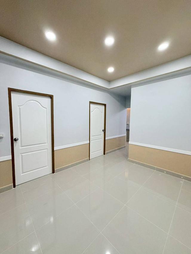 หมู่บ้านพฤกษา3  ถนนวัดลาดปลาดุก บางบัวทองทาวน์เฮาส์ชั้นเดียว ตกแต่งใหม่พร้อมอยู่ หน้ากว้าง6เมตร หน้าบ้านไม่ตรงใคร ซอยก่อนถึงตลาด 9