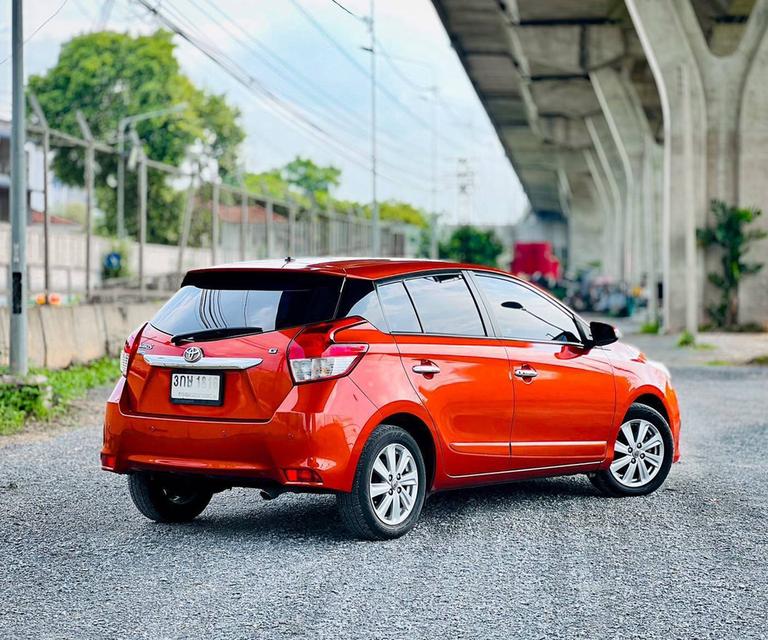#TOYOTA #YARIS 1.2 G TOP ปี 2014 จด 2015✨ รถบ้านมือเดียวป้ายแดง ดูแลดีมาก สภาพเดิมทั้งคัน🔧 เข้าศูนย์ตามระยะ ดูแลตามคู่มือมาตลอด📚 รูปย่อยที่ 4