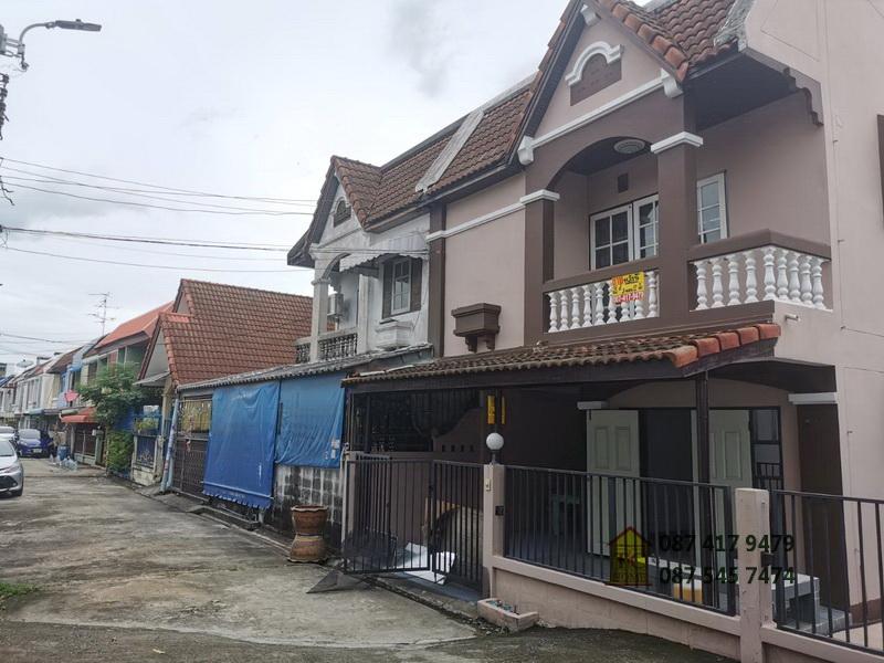 ขายด่วนบ้านแฝด 2 ชั้น 31 ตรว. อยู่สุขุมวิท 107 ใกล้รฟฟ. เยื้องสามแยกแบริ่ง-ลาซาล ใกล้โรงเรียนเซนต์โยเซฟบางนา มีต่อเติมและพื้นที่เหลือด้านข้าง 3