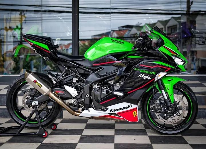 รถพร้อมใช้งาน Kawasaki Ninja ZX-25R