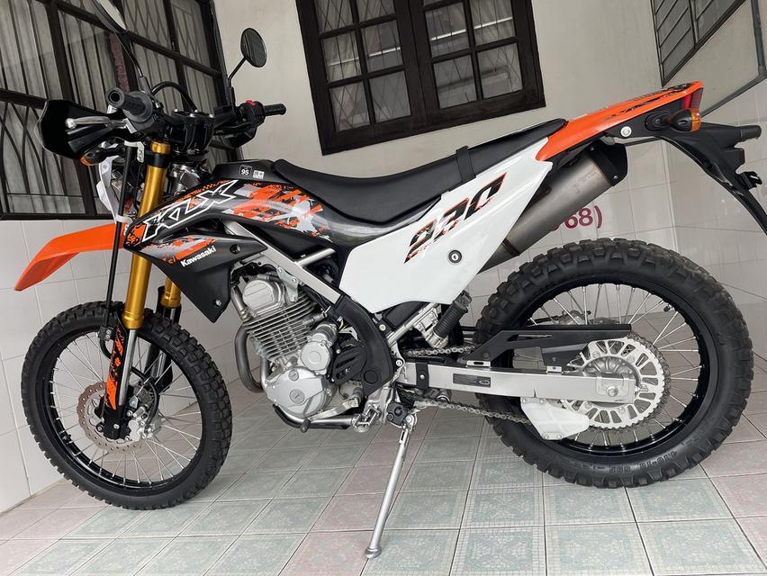 KLX230 SE สภาพซื้อจอด รถมือเดียว ไม่เคยล้ม ชุดสีสวย เอกสารครบ มีรับประกัน จัดส่งได้ มีเก็บปลายทาง วิ่ง2000 กลางปี66 7