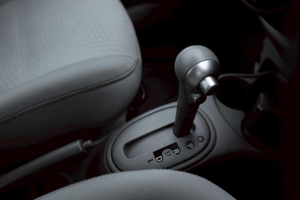 2013 ไมล์ 12,xxx km march 1.2 v auto