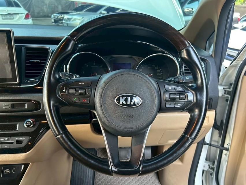 ขายด่วน! Kia Grand Carnival 2.2 LX AT ปี 2017 12