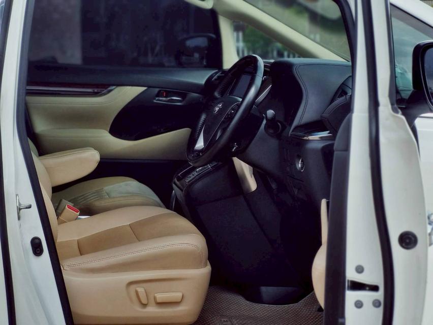 Toyota Vellfire 2.5 V ปี 2016 ไมล์ 16x,xxx km. 7