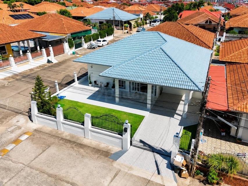 For Sale — Corner Detached House at Eakmongkol 4/1, Khao TaloCorner detached house for sale at Eakmongkol 4/1, Khao Talo. Located in a good residentia 2
