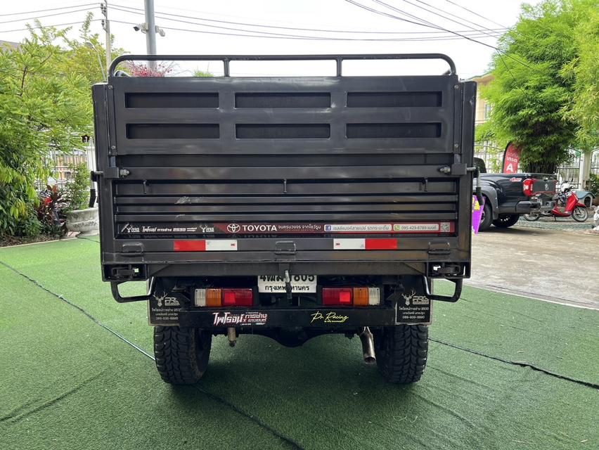  Toyota Hilux Revo 2.8 SINGLE Entry 8