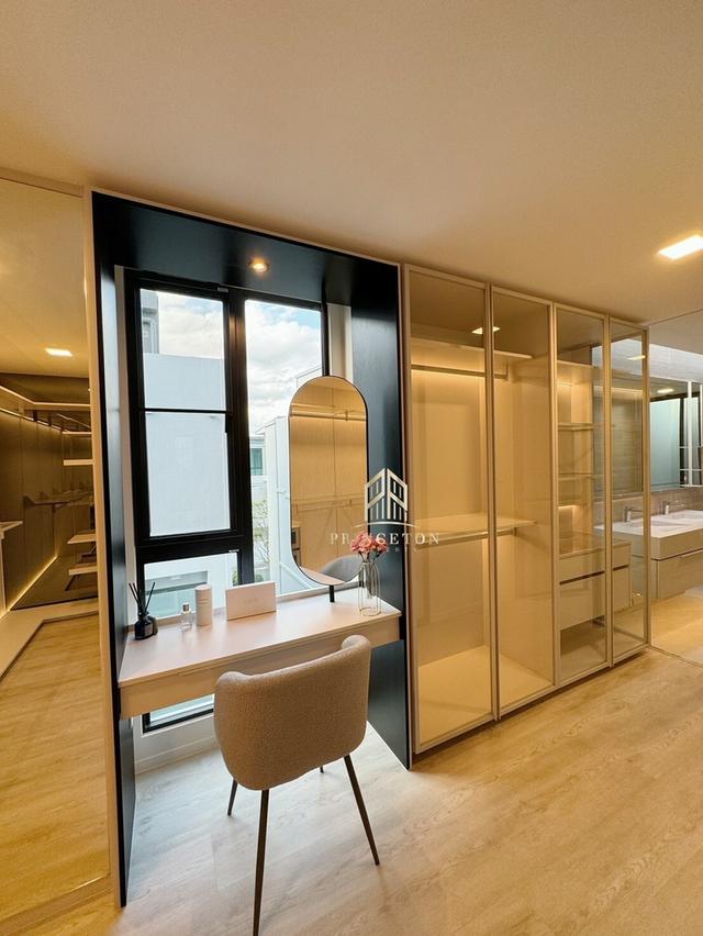 Luxury House For Sale or Rent VIVE Krungthep Kreetha next to Wellington School 17