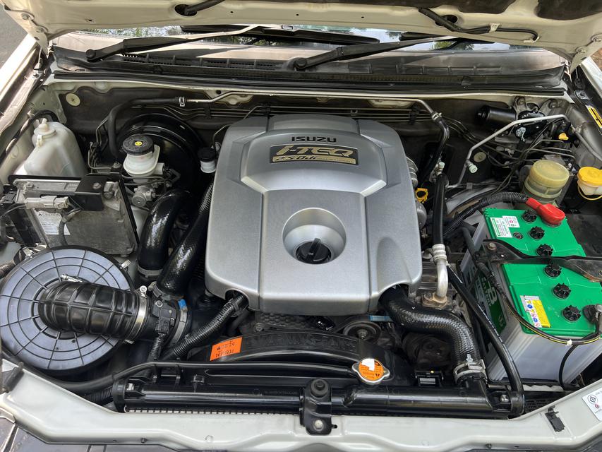 ISUZU D-Max 2.5 Hi-Lander Super Platinum 2011
