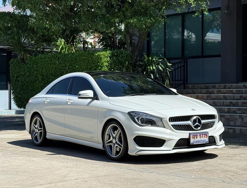 2016 BENZ CLA250 AMG DYNAMIC รถมือเดียวออกป้ายแดง รถวิ่งน้อยเพียง 90,000 กม เข้าศูนย์ตลอด รถไม่เคยมีอุบัติเหตุครับ