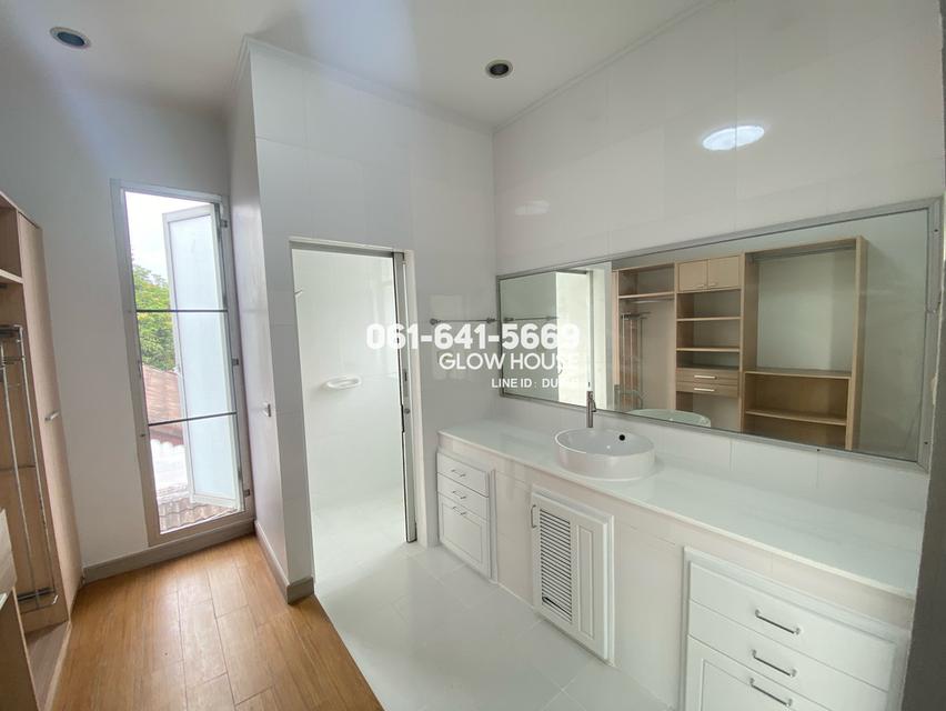 ให้เช่าหรือขายบ้านเดี่ยว 2 ชั้น | สัมมากร รามคำแหง | บ้านดีไซน์มินิมอล พื้นที่ใช้สอยกว่า 200 ตร.ม. | 3 ห้องนอน | 4 ห้องน้ำ | 2 ห้องนั่งเล่น 17