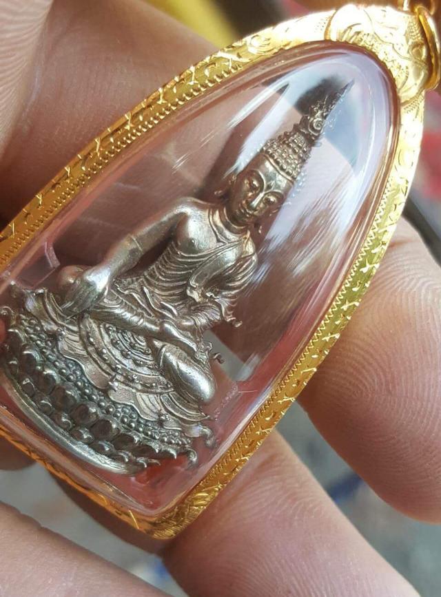 พระพุทธเลี่ยมทอง
