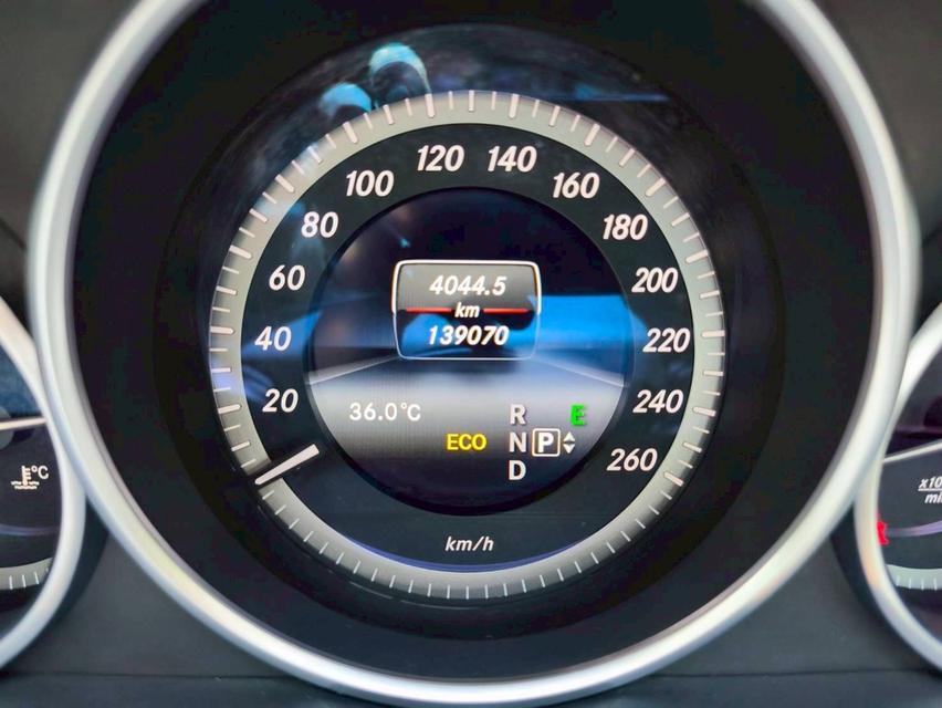 รหัส KPV353 2013 BENZ E200 SEDAN