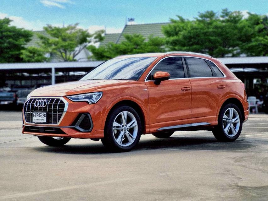 AUDI Q3 35TFSI S-Line ปี 2021 ไมล์ 60,800 km.