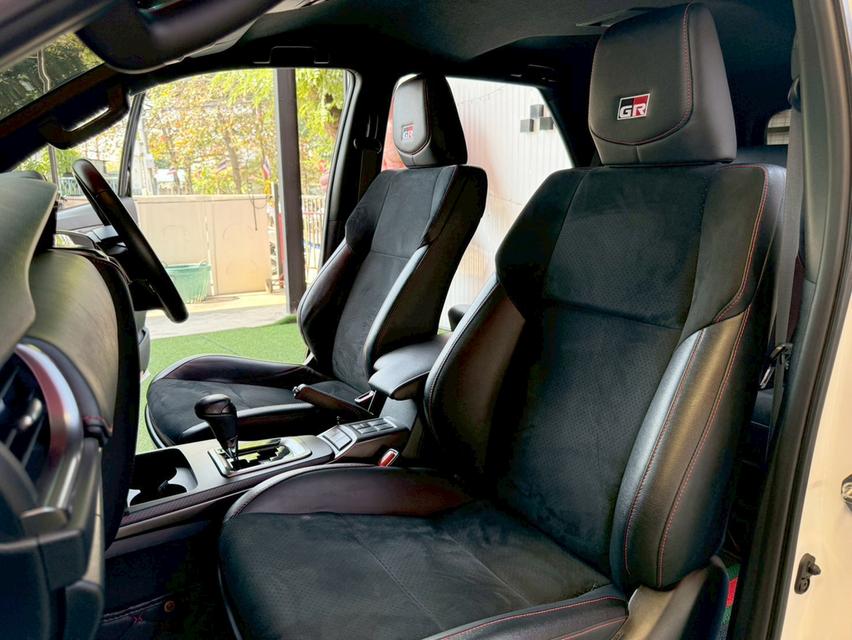 FORTUNER FORTUNER 2.8 GR Sport (Black Top) ปี2022 รูปที่ 13