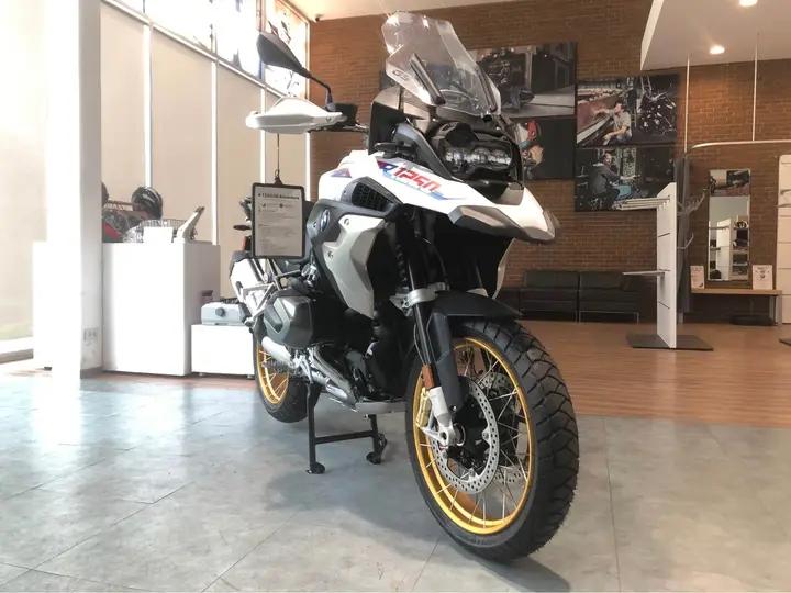 ส่งต่อรถมอเตอร์ไซค์สวยๆ BMW R 1250 GS