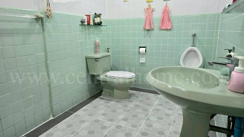 บ้านเดี่ยว 2 หลัง พื้นที่ 387 ตร.วา ซอย ติวานนท์ 46 ใกล้รถไฟฟ้าสายสีชมพู 17