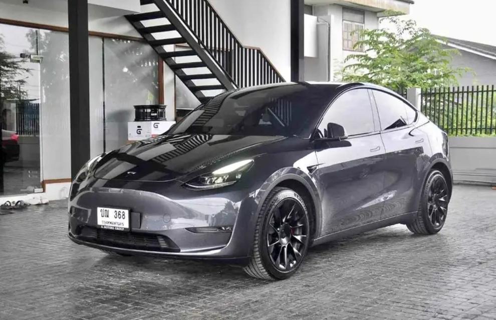 2022 TESLA Model​ Y สีดำ