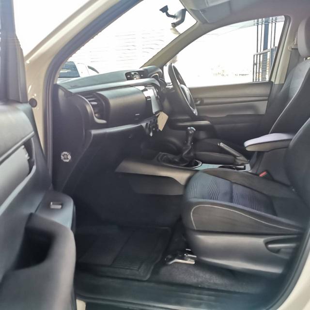 กระบะสี่ประตู มือสอง สภาพป้ายแดง รูปที่ 8