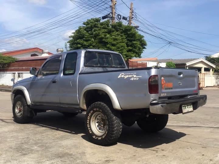 Toyota Hilux Tiger 3.0 สีเทา 5