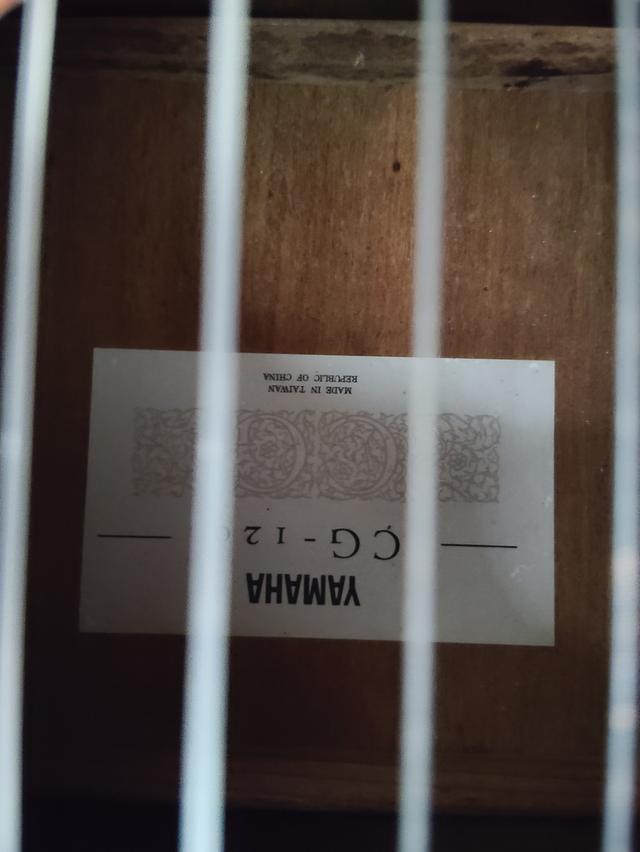 กีต้า Yamaha cg-120 คลาสสิก 2