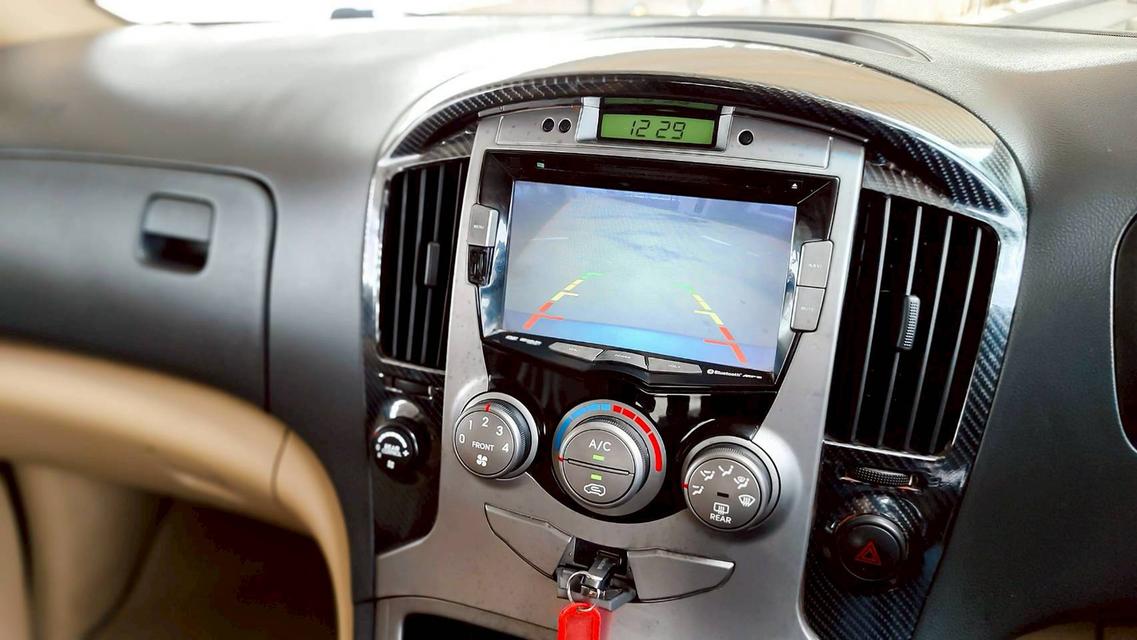 ขาย Hyundai H1 2.5Elite ปี16 9
