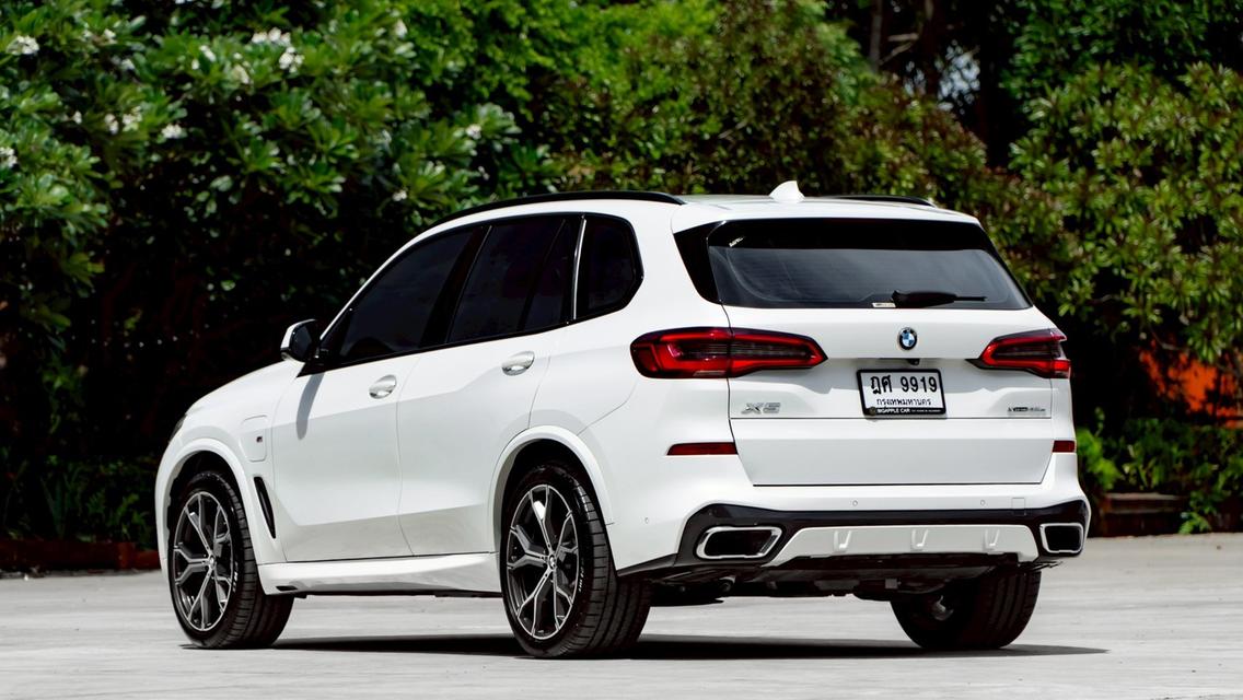 BMW X5 xDrive45e M-Sport ปี 2020 สีขาว รูปที่ 6