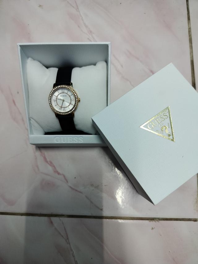 นาฬิกาข้อมือผู้หญิง GUESS