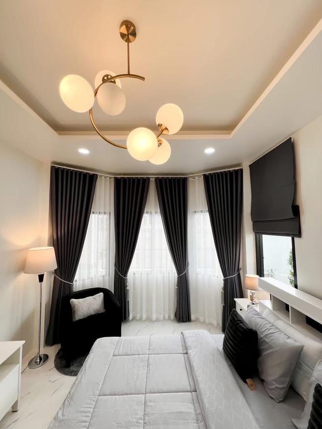 🏡 ขายบ้านเดี่ยวชั้นเดียว – หมู่บ้านรัตนากร 19 ✨ พื้นที่กว้าง 84 ตร.วา 🛏 3 ห้องนอน 🛁 2 ห้องน้ำ 🛋 พร้อมเฟอร์นิเจอร์และของตกแต่งครบ 🔧 เก็บงานและเก็บ 4