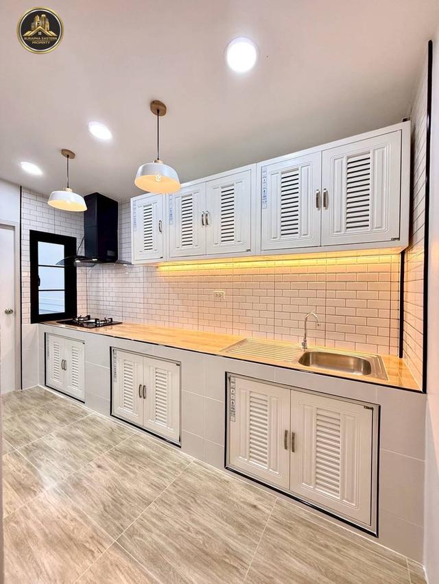 บ้านสวยหรู #หมู่บ้านโฮมทาวน์ศรีราชา หลังเดียวในโครงการ พิกัด📍ศรีราชา  หนองยายบู่ 🏡บ้านแฝดสไตล์เดี่ยว เนื้อที่40.5 ตารางวา 13