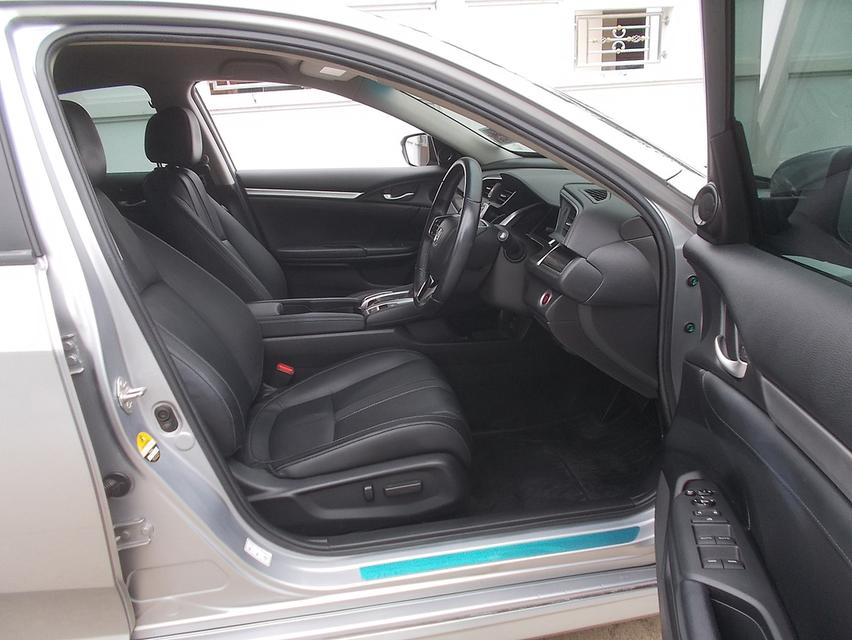 Honda Civic Fc 1.8 EL ปี 2019 12