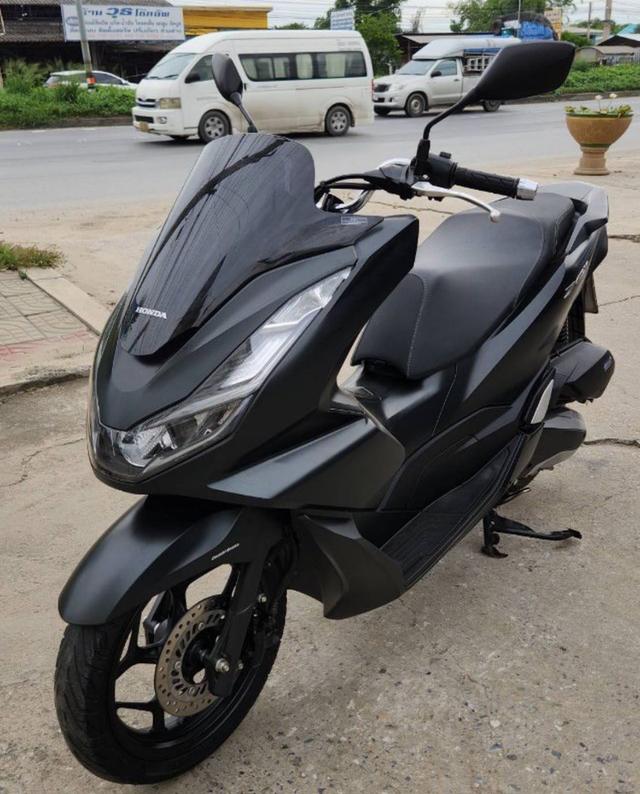 Honda PCX 160 สีดำ