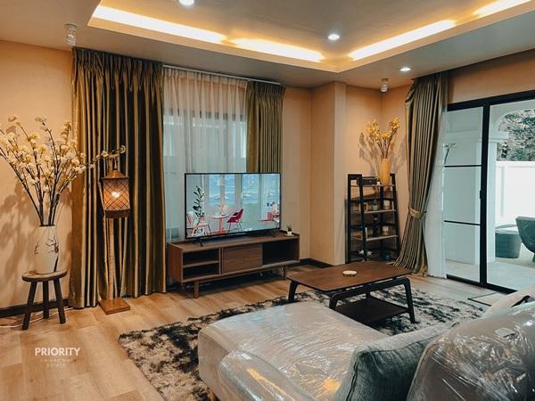 ให้เช่าบ้าน 2 ชั้น หมู่บ้านเลควิวปาร์ค2 ม.6 อ.สันทราย จ.เชียงใหม่ พร้อมสระว่ายน้ำส่วนตัว 4 ห้องนอน โทร 061-253-8544 8