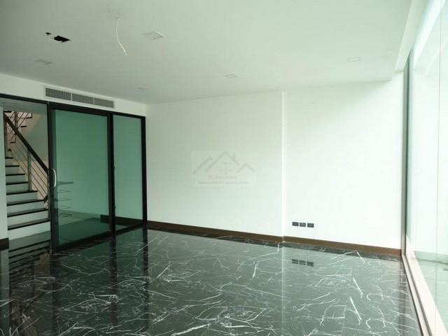 ให้เช่าโฮมออฟฟิศ 6 ชั้น 570 ตรม. The Quartier รัชดา 32 สไตล์ Modern เรียบหรู ลิฟต์ส่วนตัว ใกล้ MRT ลาดพร้าว *** มี 2 ตึก 6