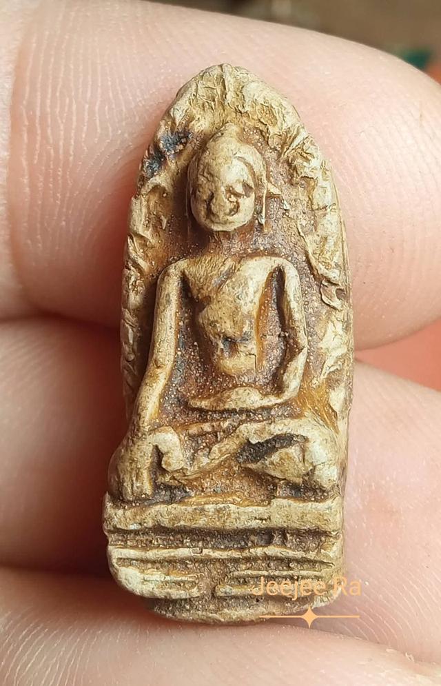 พระรอดลำพูนแบ่งปัน