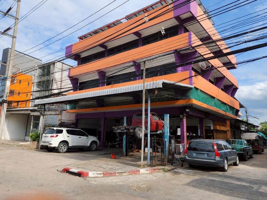 ขายหรือให้เช่า อาคารพาณิชย์สแตนด์อโลน 3 ชั้นครึ่ง 700 ตร.ม. ทำเลทองตรงข้าม รพ.ปทุมธานี และโลตัส HRE00929 2