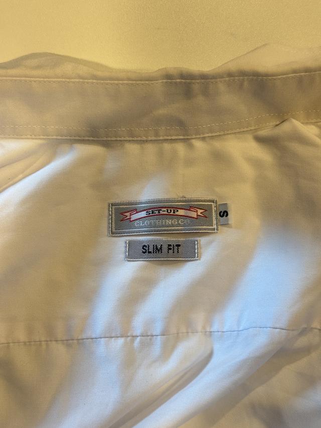 เสื้อเชิ้ตสีขาวแขนยาว ยี่ห้อ BP หล่อๆ