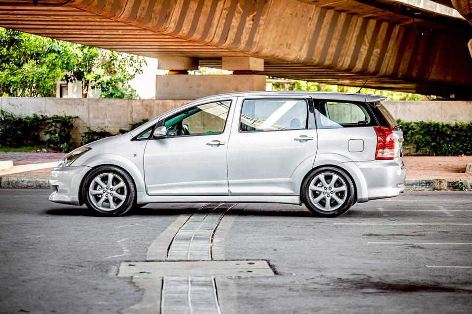 Toyota Wish 2.0Q ปี 2007 สีบรอนซ์เงิน สภาพนางฟ้า เกียร์ออโต้ 8