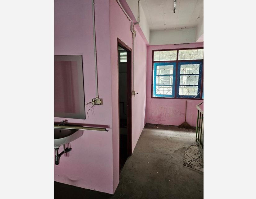 อาคารพาณิชย์แหลมฉบัง 4 ชั้น ถนนสุขุมวิท ตำบลทุ่งสุขลา ศรีราชา ชลบุรี 4