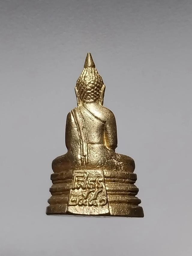 พระกริ่งเล็ก หลวงพ่อโสธร วัดโสธรวรารามวรวิหาร ปี2541 เนื้อฝาบาตร มีโค๊ดใต้ฐาน สวยกริ๊บกล่องเดิม  2