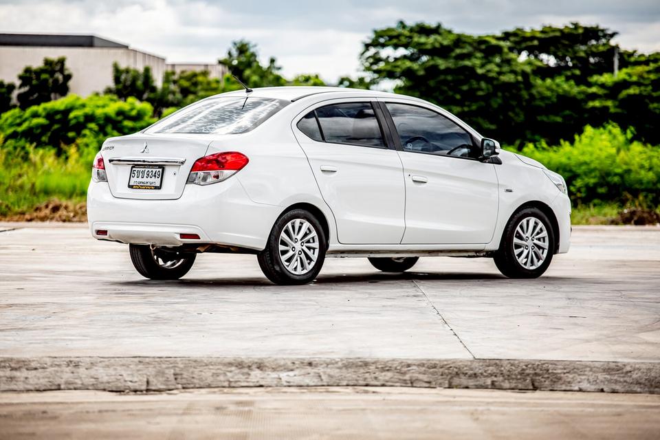 Mitsubishi Attrage 1.2 GLS ปุ่มสตาท์ สีขาว เกียร์ออโต้ ปี 2014 5