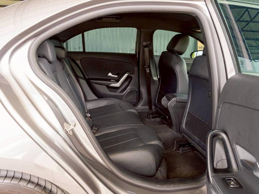 ดาวน์ 0% Mercedes Benz A200 Progressive ปี จด 2022 16