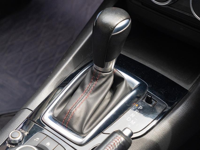 MAZDA 3 2.0 S ปี 2016 (จดปี 2017)มือสอง รูปที่ 16
