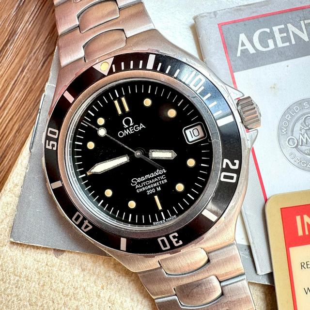 นาฬิกาข้อมือบุรุษ Omega Seamaster Professional 200m พร้อมหน้าปัดสีดำและสายนาฬิกาโลหะ  3