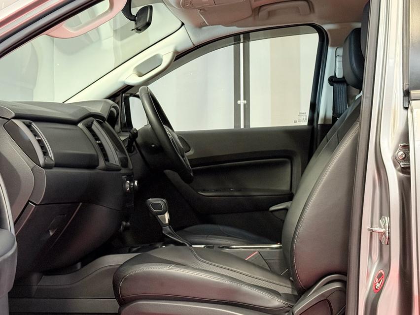 2020 FORD EVEREST 2.0 รถมือเดียวออกป้ายแดง รถวิ่งน้อย สภาพป้ายแดง  เข้าศูนย์ทุกระยะ รถไม่เคยมีอุบัติเหตุครับ 10