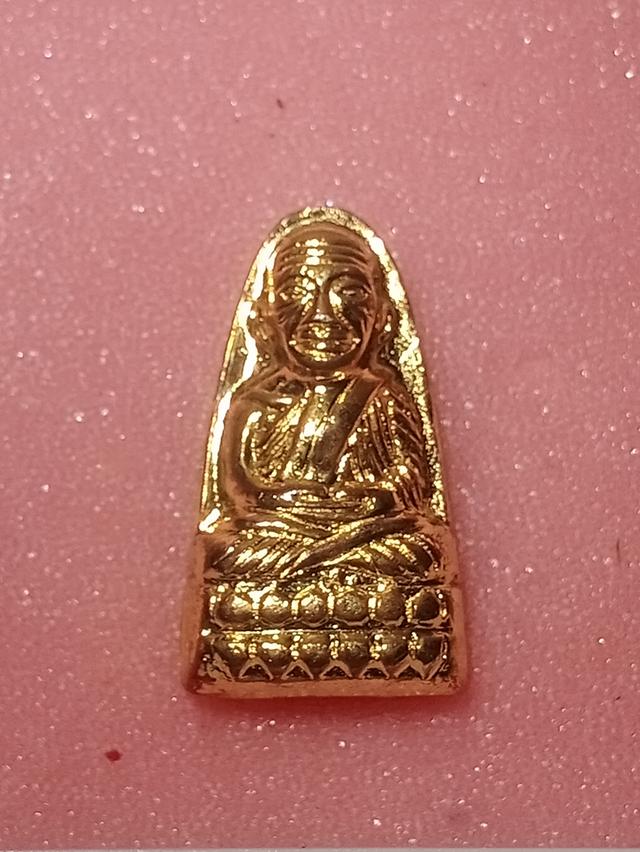 พระหลวงปุ่ทวดหลังหนังสือ