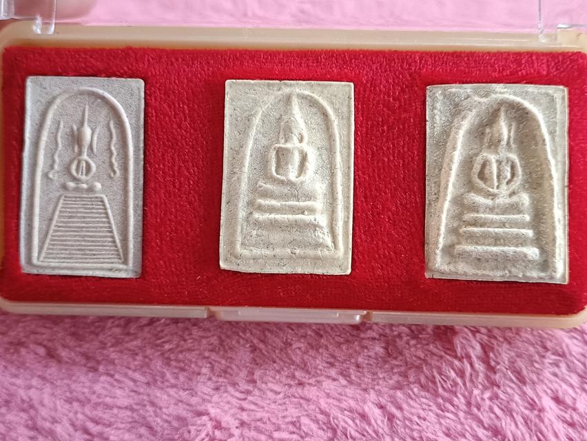 สมเด็จวัดอินทร์บางขุนพรหม ย้อนยุคชุด3องค์ กล่องเดิม