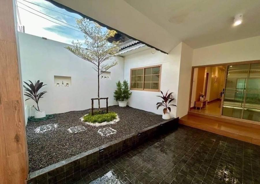 มองหาบ้านคุณภาพ ทำเลดี ในเมือง หลังนี้ราคาเริ่มต้นเพียง 1.95 ล้าน อยู่กลางเมือง ทำเลดีมาก หมู่บ้านเงียบสงบ ทางเข้าออกสะดวก สิ่ 1